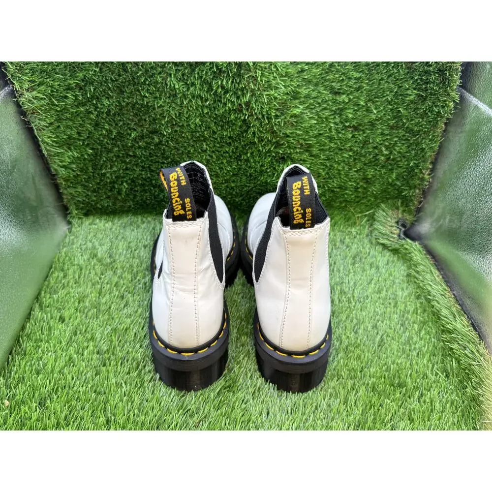 Dr. Martens 2976 QUAD Chelsea Boot Unisex M6/W7 White Leather Platform Pull-On